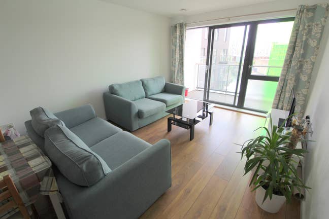 3-Bed Flat for 2 Sharers, Couple or Family Main Photo