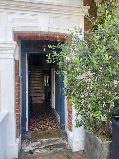 Large double room in spacious house Main Photo
