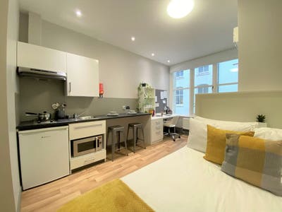 Silver Studio at John Bell House – &pound;209/week Main Photo