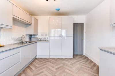 Rooms to Rent in 5 Bedroom house Main Photo