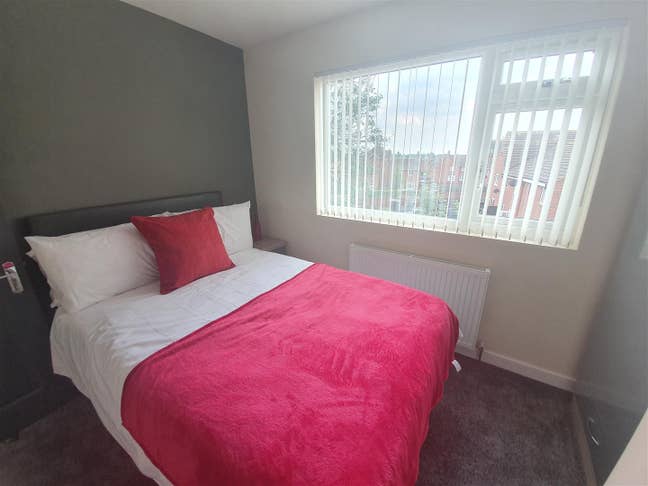 Modern ENSUITE Rooms In Stoke Main Photo