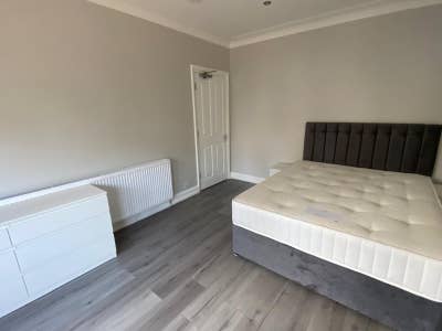 Double bedroom to rent in SE9 Main Photo