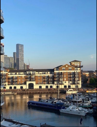 Spacious Double room right next to Lime house DLR Main Photo