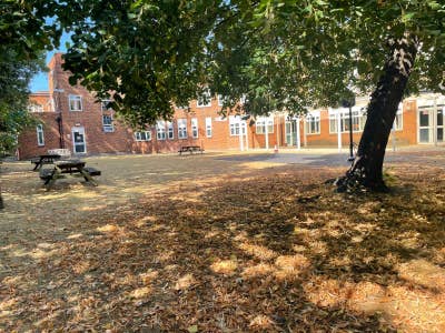 Large Guardianship property - Denmark Hill Main Photo
