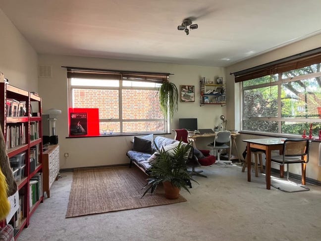 Spacious studio flat for 2 months Main Photo