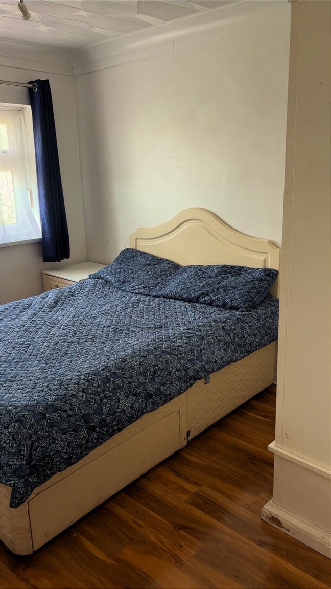 Double Room close to town centre  Main Photo