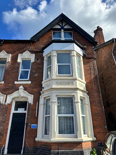 A fantastic, refurbished one bedroom flat  Main Photo