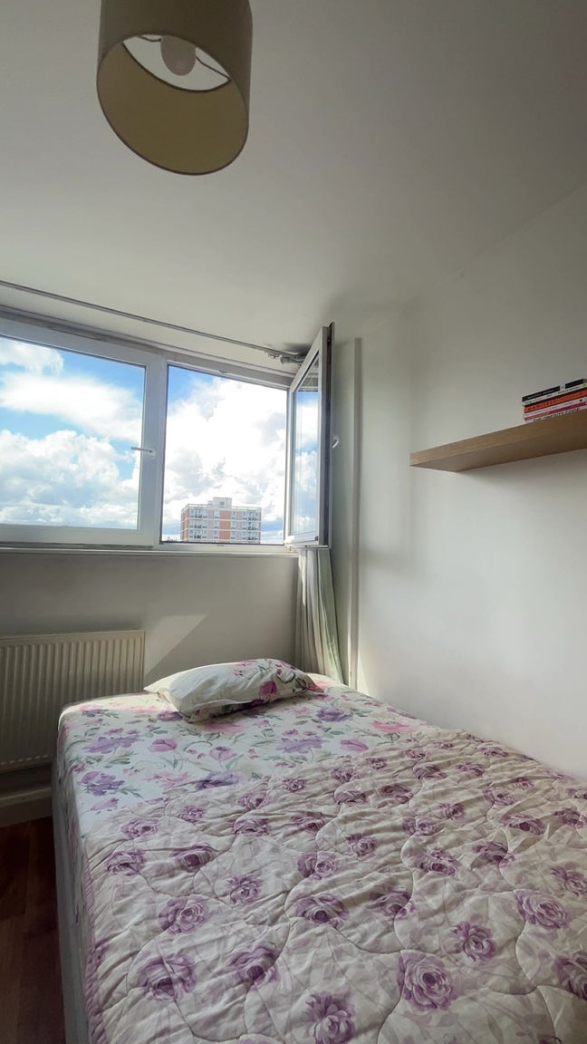 Bright Furnished Room in N1 – &pound;1,100 Pcm, All Bill Main Photo