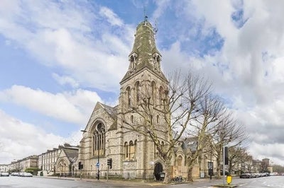 Huge en-suite room & workspace in converted church Main Photo