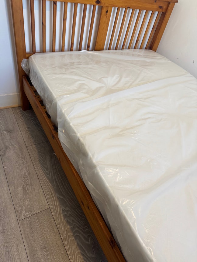 Stratford Forest Gate move in today Main Photo