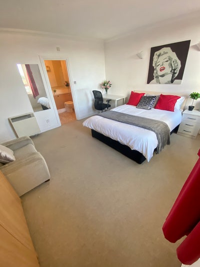 Spacious Modern Studio Canary Wharf  Main Photo