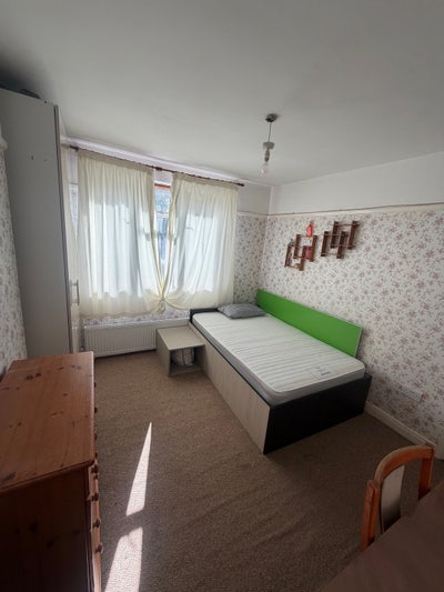 Large Furnished Double Room Available  Main Photo