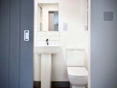 Utility bills at &pound;50 per month Main Photo