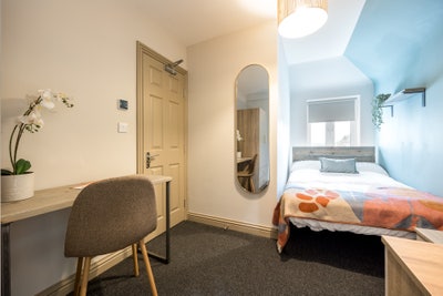 Ensuite Rooms Available 🏡 Glebelands Main Photo