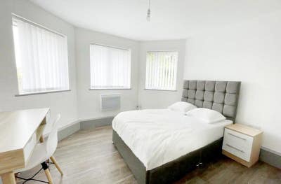 *Utility Bills &pound;30 per month Main Photo