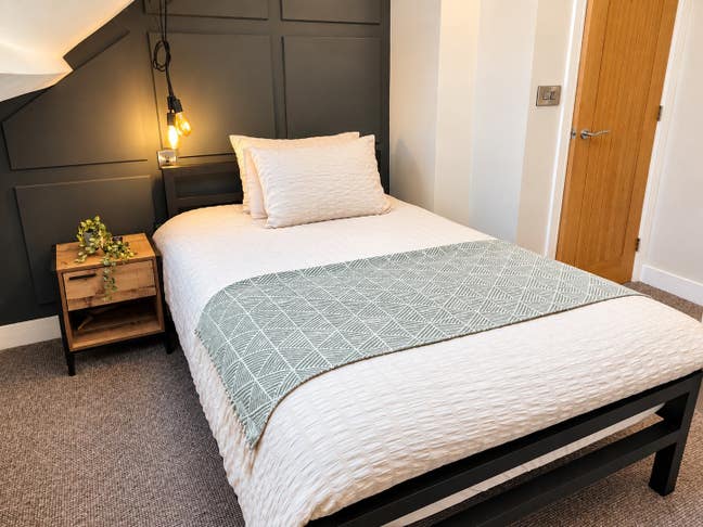 LAST ONE! Double Ensuite Room in Stapleford Main Photo