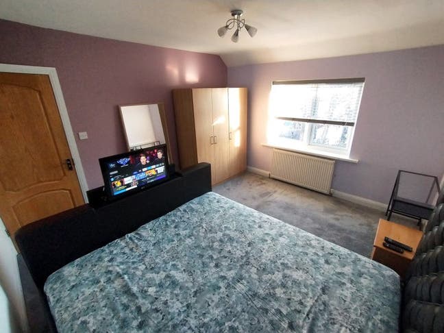 Spacious Double Room for a Professional, Bills inc Main Photo