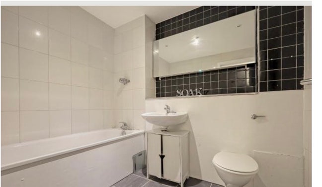 Double Bedroom Available in North Woolwich Main Photo