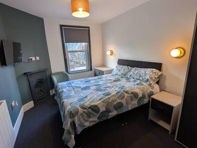 Refurbished beautiful bedroom availabe Main Photo