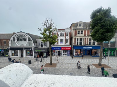 Single Room Available in Town Centre Main Photo