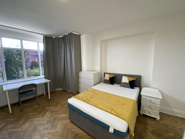 1  En-Suite Room Available – Wembley Park Main Photo