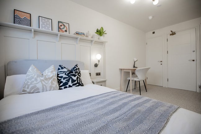 🚨 Fully Furnished Luxury En-Suite Room  Main Photo