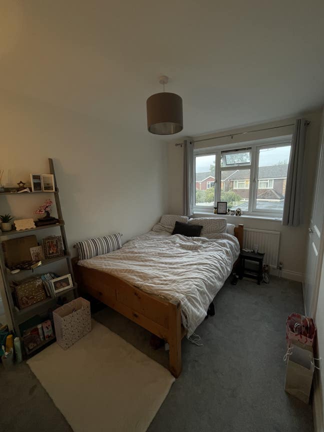 Unfurnished double room available in Charvil Main Photo