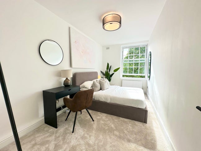 Newly Renovated Flat 2 min Battersea Power Station Main Photo