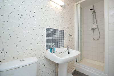 Rooms to rent Marine Parade Worthing Main Photo