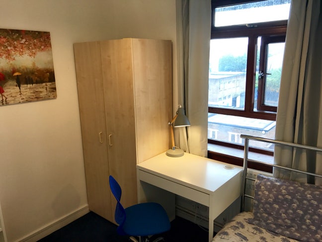 Nice Room Next To River  Main Photo