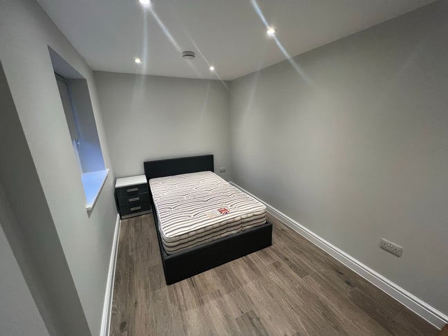 Spacious Double Room – College Fields, CB4 (49CF8) Main Photo