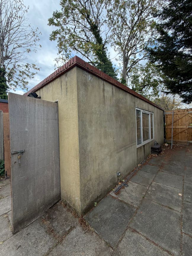 Garage For Rent | Central Harrow Location Main Photo