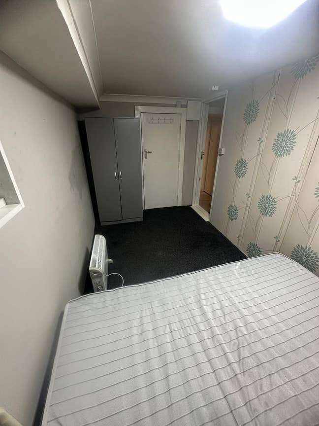 Ensuite Room Main Photo