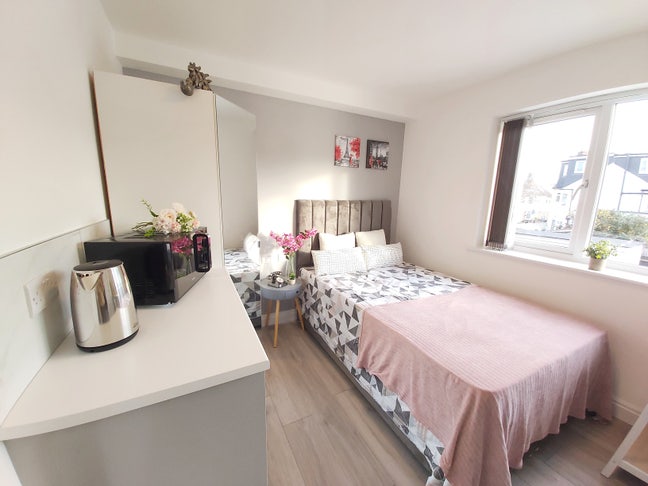 SW19 8HA, Luxury Double Ensuite, Bill Inclusive Main Photo