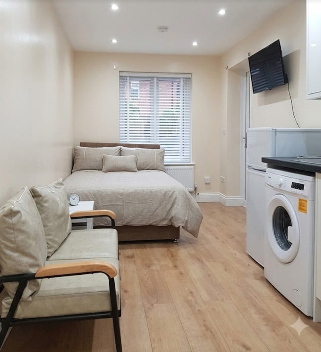 Studio apartment Main Photo