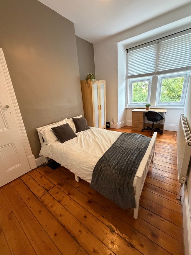 Refurbished! 5x Rooms available Main Photo