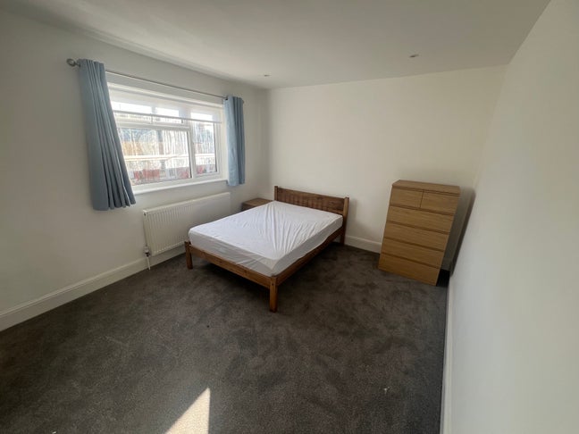 Double bedroom near university Main Photo