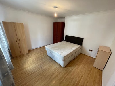 Rooms available available in Stratford Main Photo
