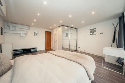 XL Double on the Isle of Dogs | &pound;1,250 Main Photo