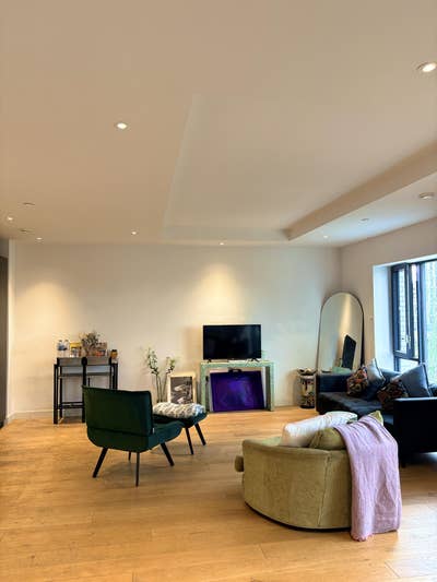 Double Room with Private Bathroom & River Views –  Main Photo