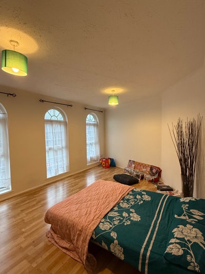 Single room for Sharing  Main Photo