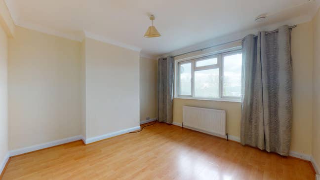 Two Bedroom Flat - Acton W3 Main Photo