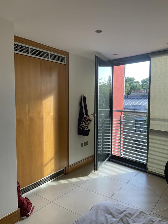 Spare room in 2 bed modern flat in Camden | NW1 Main Photo