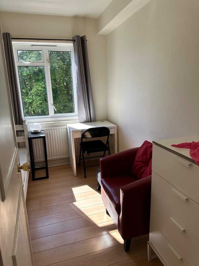 Double Room in the heart of Richmond Hill Main Photo