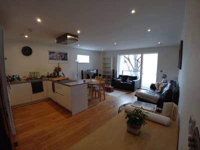 Large, Light, Modern 2bed2bath Apartment in SE1 Main Photo
