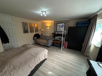  XL Room W/ Garden | Stratford | 3min from Tube Main Photo