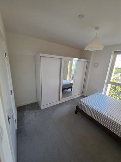 Short term double furnished room with ensuite Main Photo