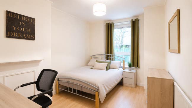 🏡 Big Room + Garden 🌿 Near Canary Wharf 🚆✨ Main Photo