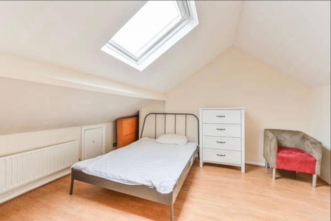 Double Room in SW19 Main Photo