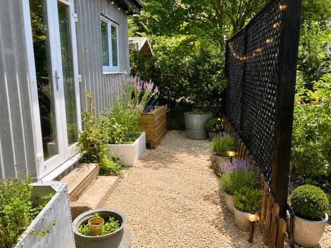 Beautiful and calm garden annex  Main Photo